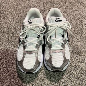 Nike Women's White and Gray Mesh Lace-Up Running Shoes